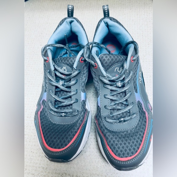 Ryka Inspire Women's Running
Shoes Gray/Pink/Blue - Size 8 - Picture 4 of 5